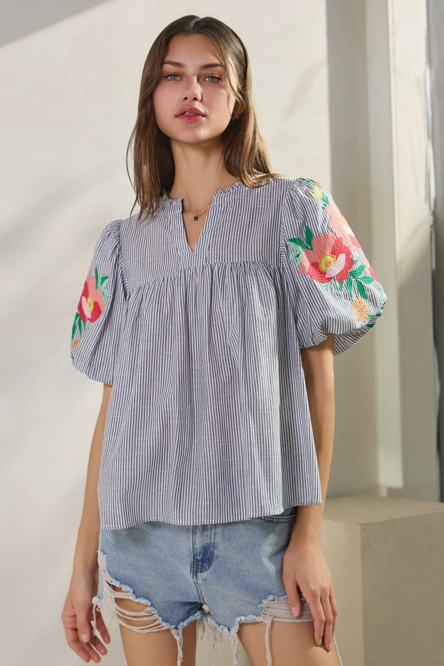 Embroidered Puff Sleeve Blouse
