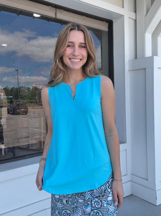 Lulu B Solid Sleeveless Key Hole Top