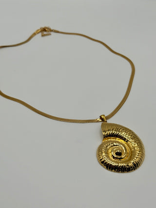 Ursula Shell Pendant Necklace