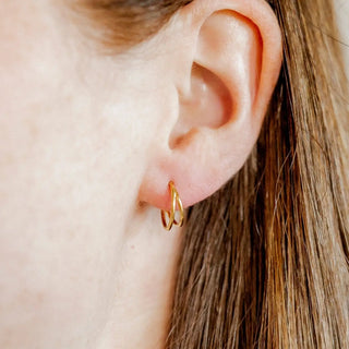 Linny Co Huggie Earrings - Nylah Gold 10mm
