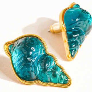 Gold Vintage Shell Stud
