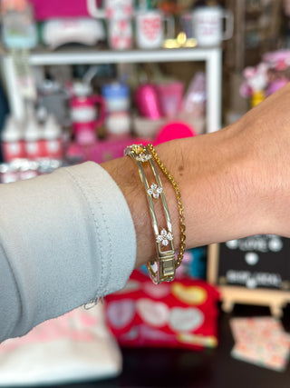 Classy Clover Bangle