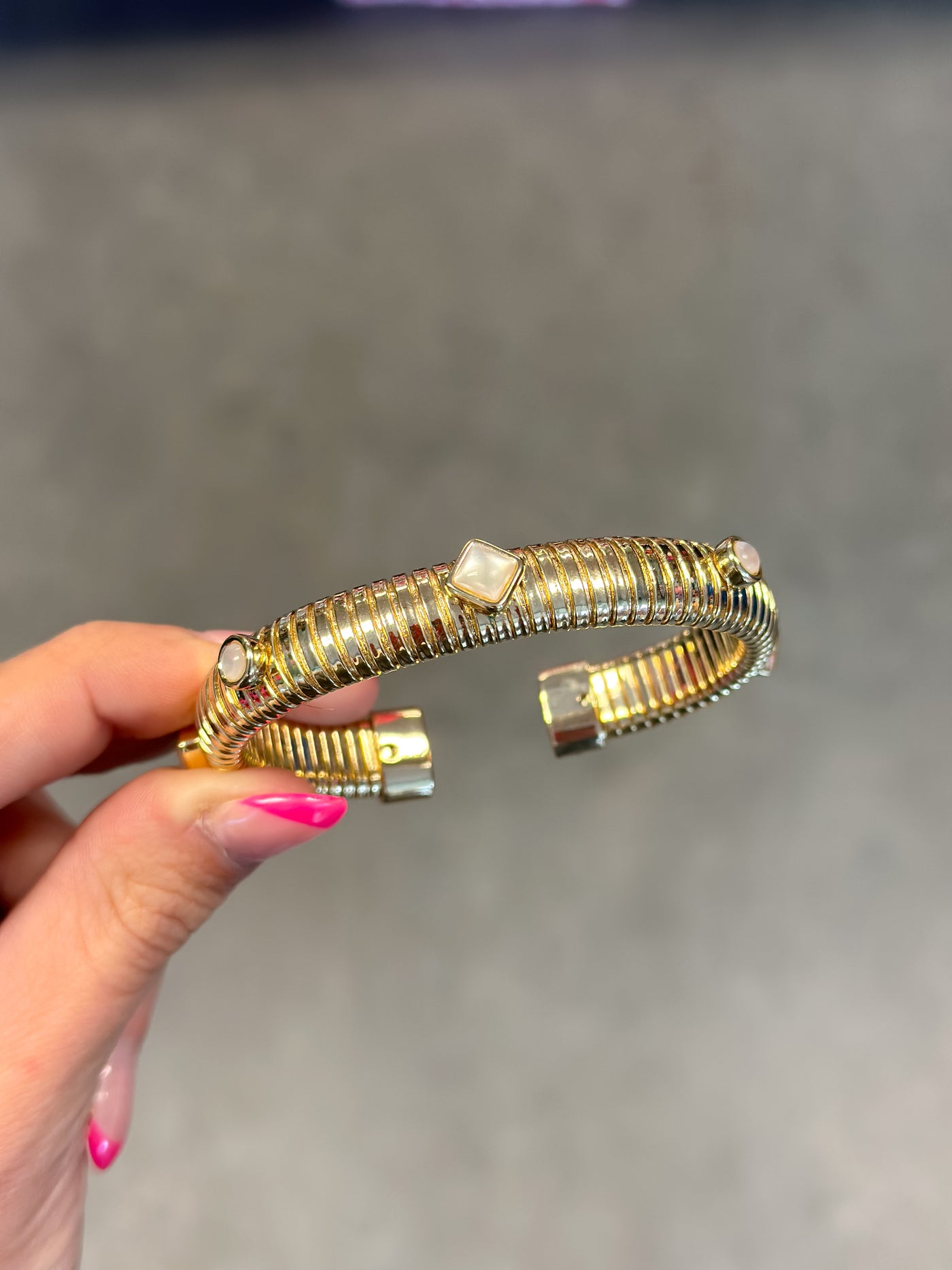 Pearlescent Flexi Cuff