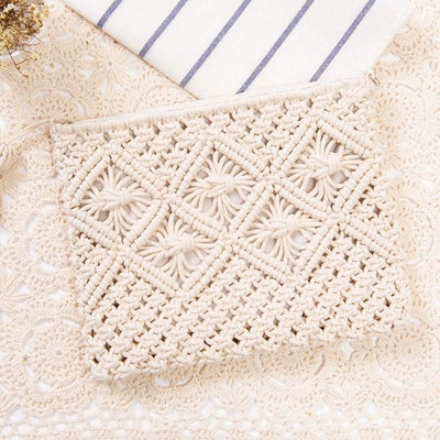 Daisy Chain Crochet Clutch