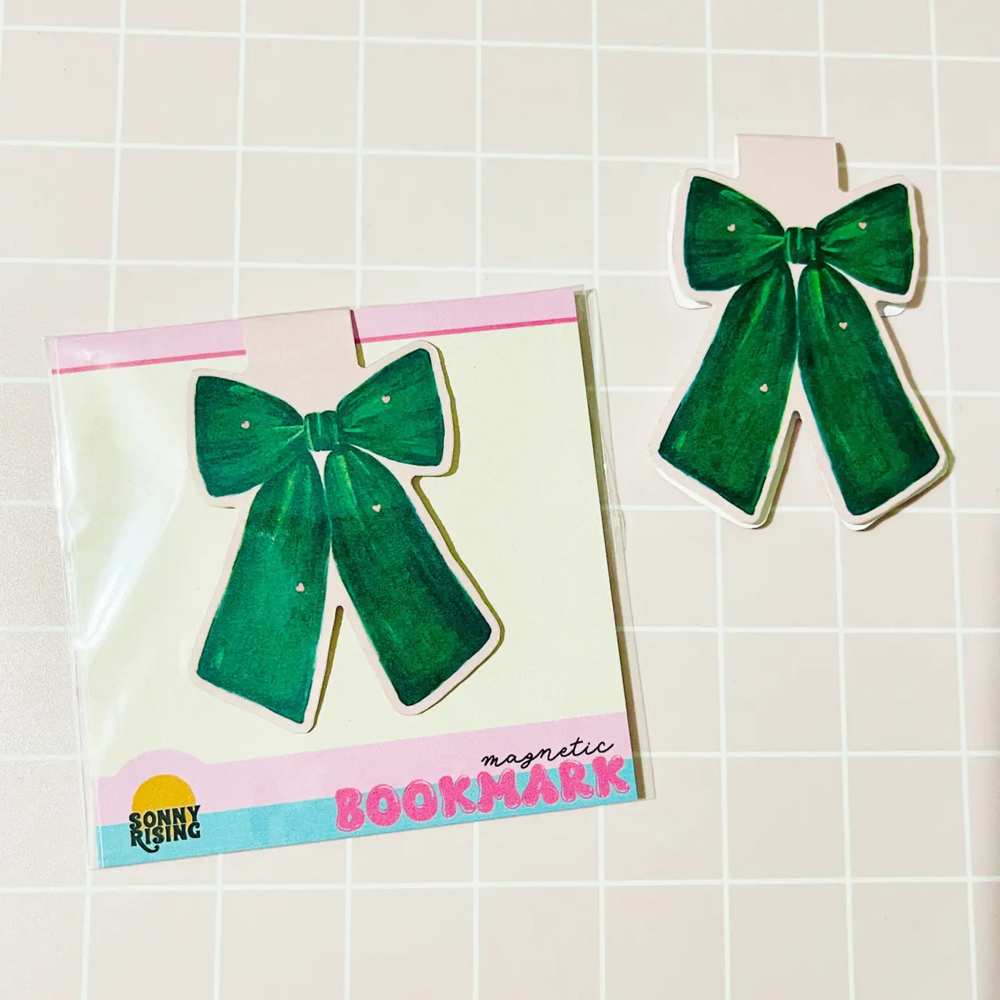 Magnetic Bookmark - Green Bow with Pink Hearts