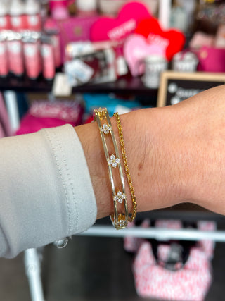 Classy Clover Bangle