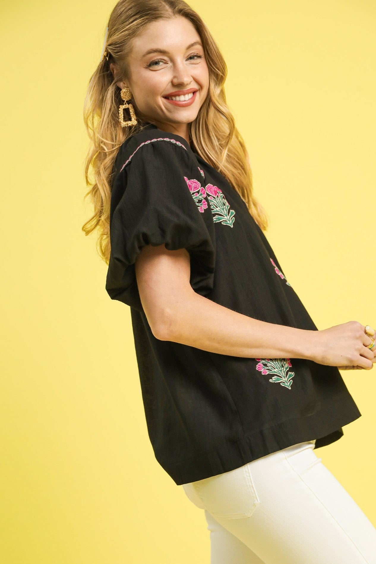 Umgee Floral Embroidered Puff Sleeve Blouse