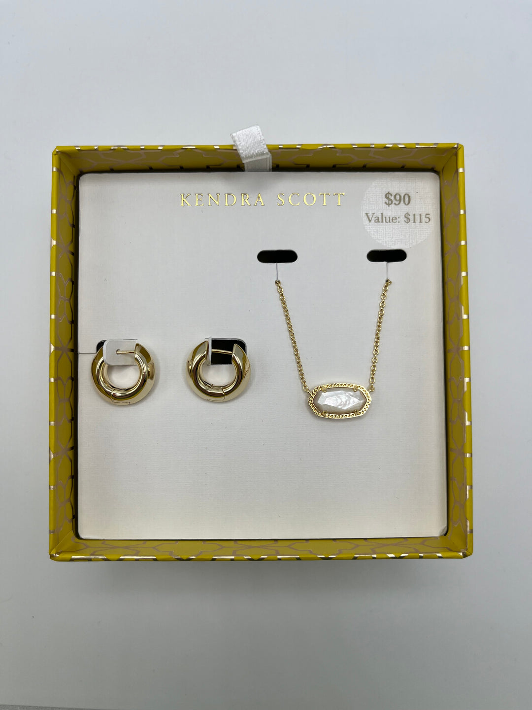 Kendra Scott Boxed Elisa Mikki Gold Gift Set – Salty Chic Boutique