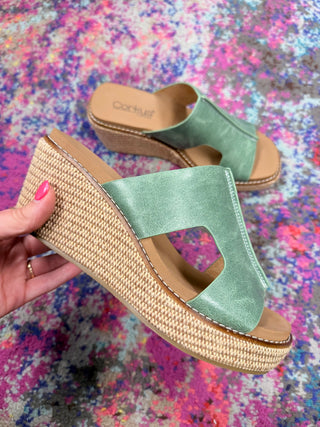 Corkys Kiss N Tell - Leaf Green