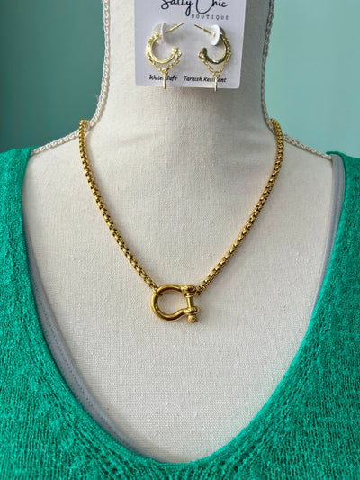 Horseshoe Chain Necklace