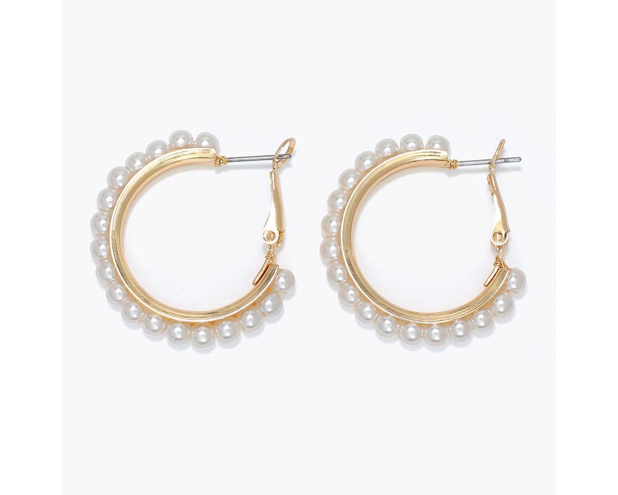 Gold Hoop w/ Pearls