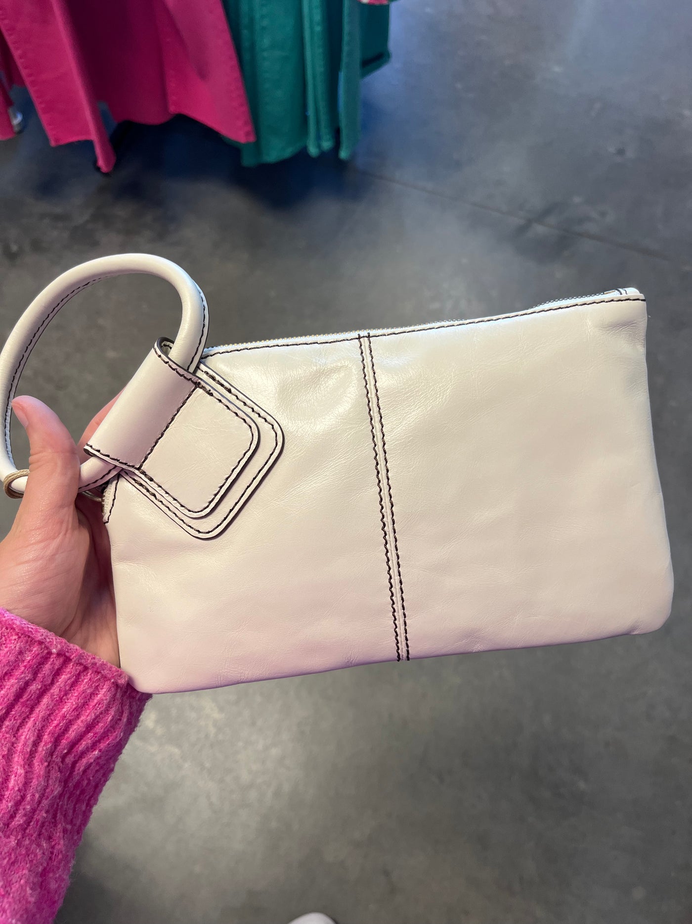 Hobo Sable Clutch - Latte