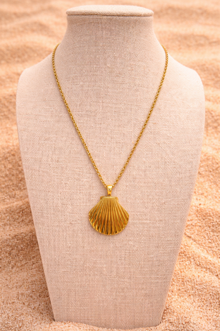 Savvy Seashell Twisted Rope Necklace -Tarnish Resistant - Water Safe