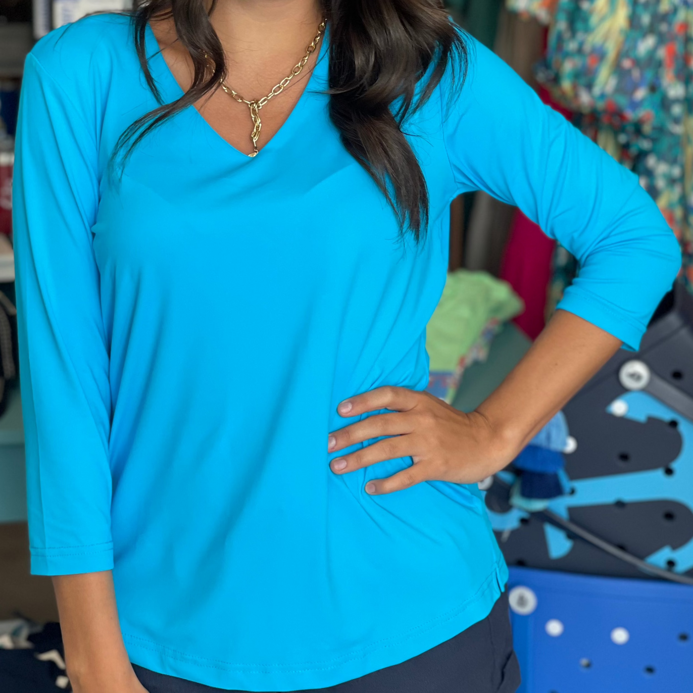 LuLu B Solid V-Neck 3/4 Sleeve Top