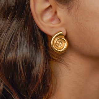 Sahira Ingrd Shell Stud Earring
