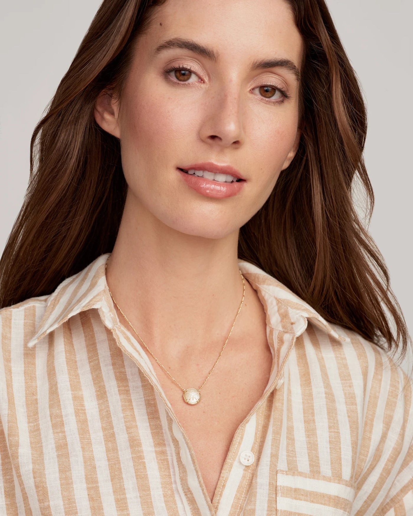 Sand Dollar Short Pendant Necklace