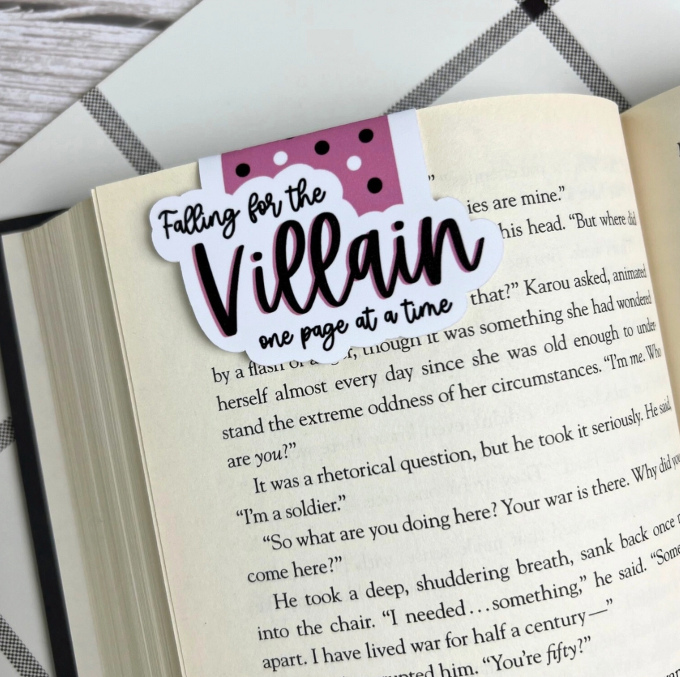 Falling For the Villain Magnetic Bookmark