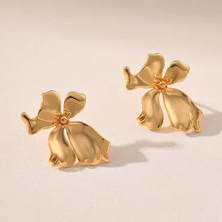 Elegant Flower Stud Earrings