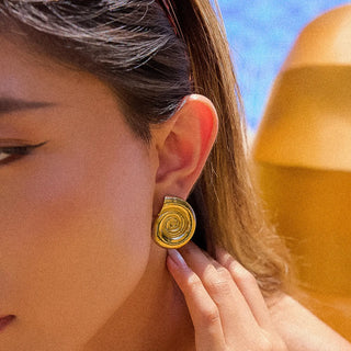 Coraline Large Seashell Studs
