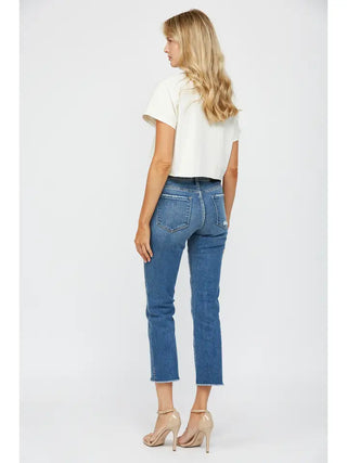 Mica Freestyle Mid Rise Crop