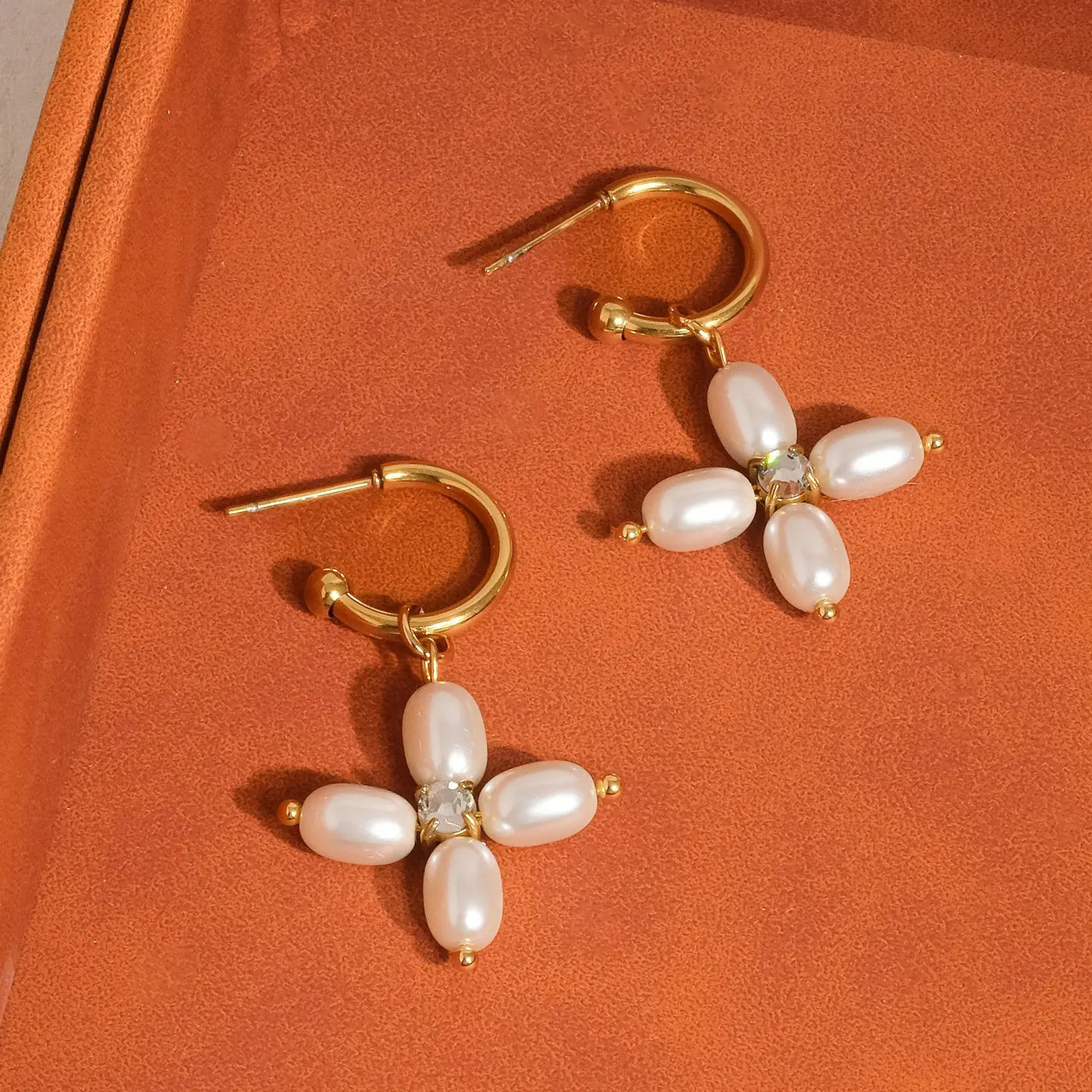 Chaleur Pearl Cross Earrings