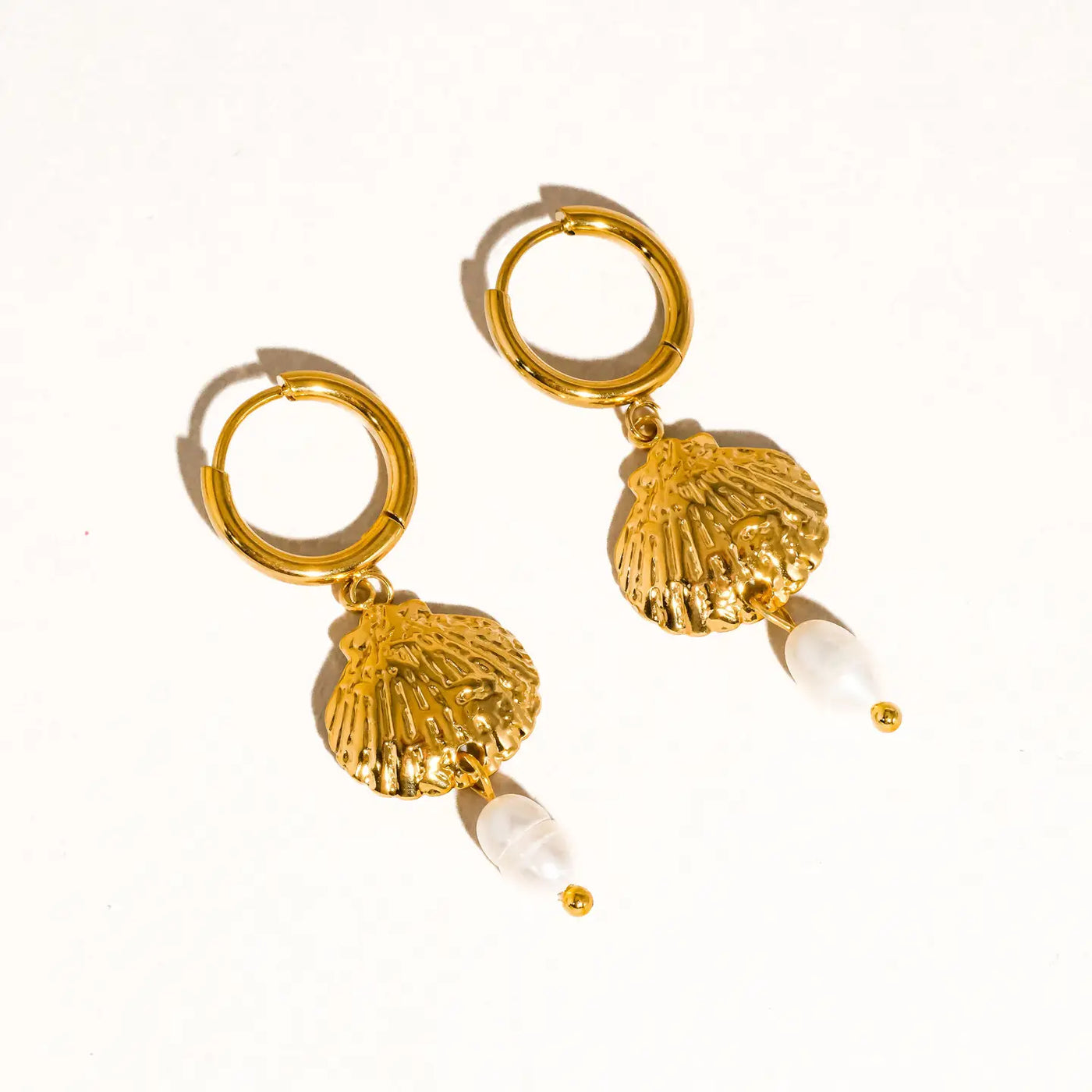 Audace Pearl Drop Huggie