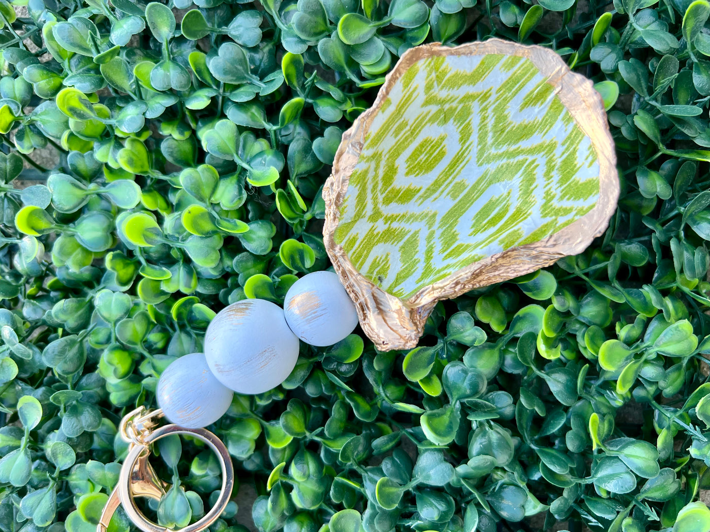 Handmade Decoupage Oyster Shell Keychains – Salty Chic Boutique