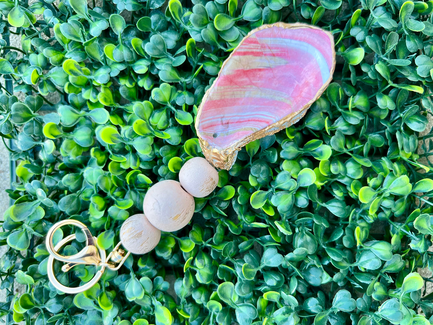 Handmade Decoupage Oyster Shell Keychains – Salty Chic Boutique