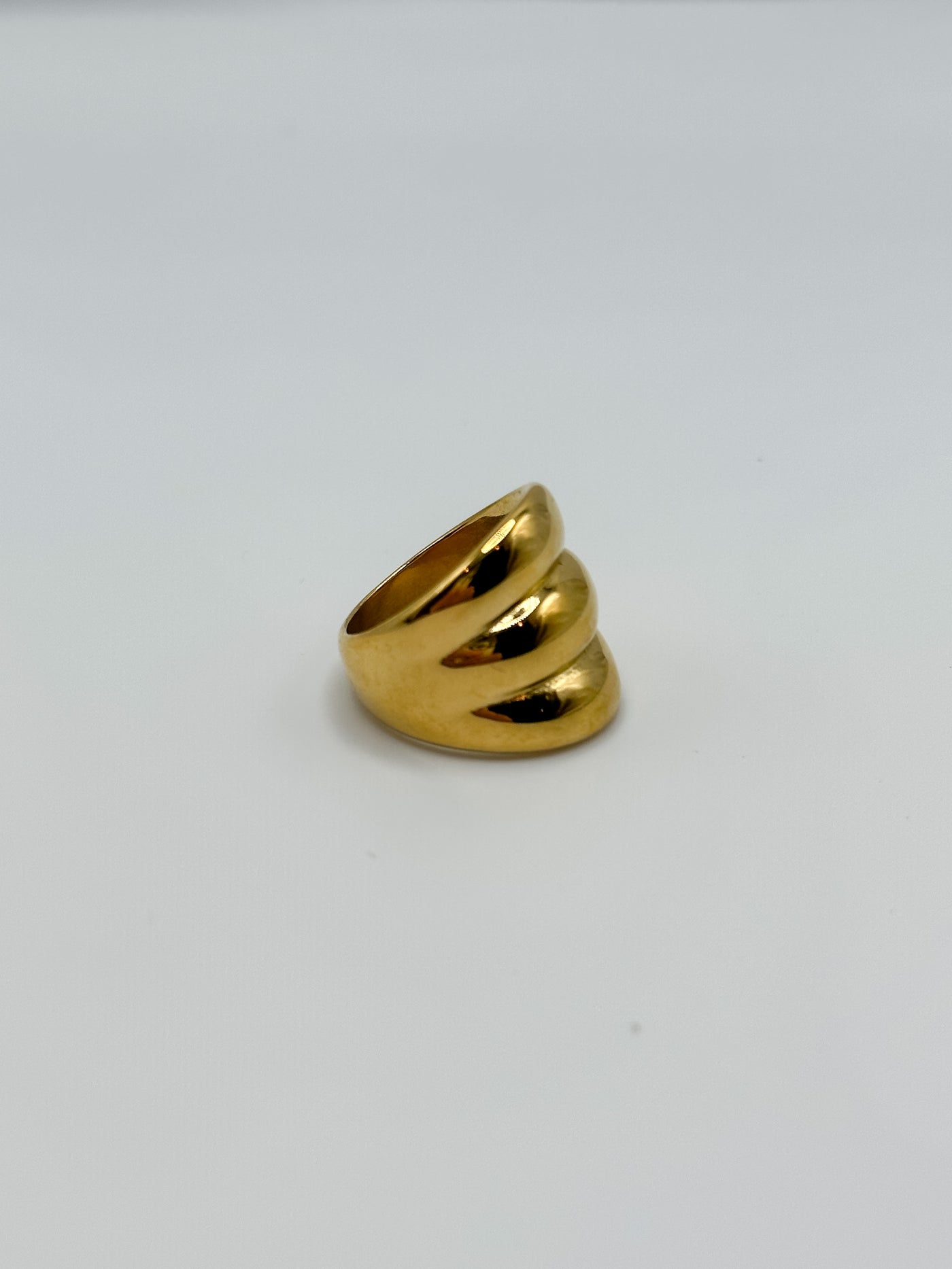 Large Gold Shell Ring